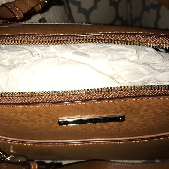 Brand New - Donna Karan NewYork Tote w/ Dust Cover - Picture 6 of 8